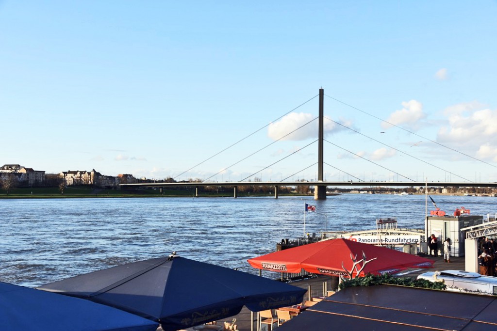 Wieder ganz schön breit: Vater Rhein Foto: Lokalbüro