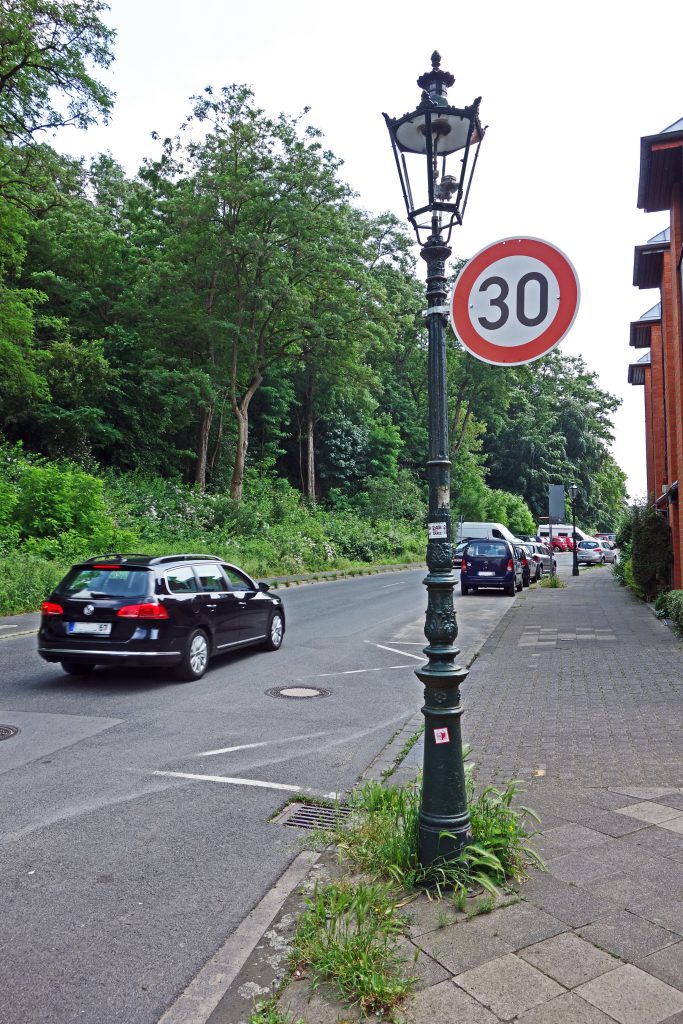 Tempo 30 - und viel zu wenig halten sich dran Foto: Lokalbüro