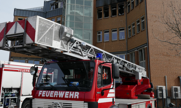 Millionenfeuer im Neusser Hafen