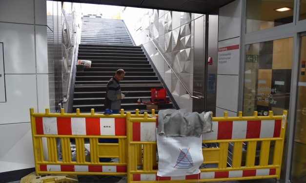 Gleich wieder dicht: Pfusch an Wehrhahn-Linien-Bahnhöfen