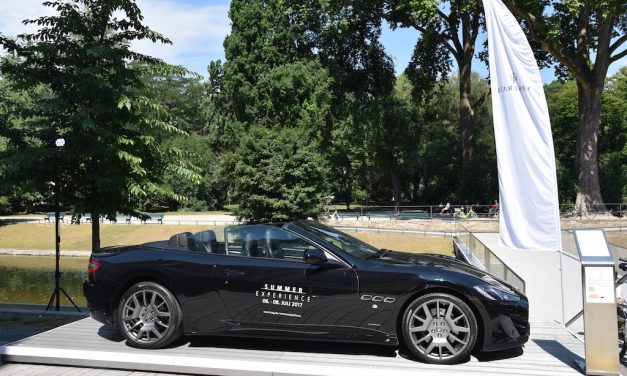 Maserati am Kö Bogen