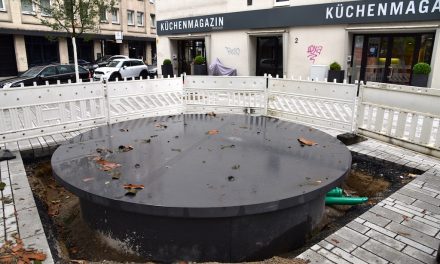 Neuer Wassertisch an der Klosterstraße