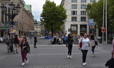 Und tschüss: Schiefe Masten wieder weg