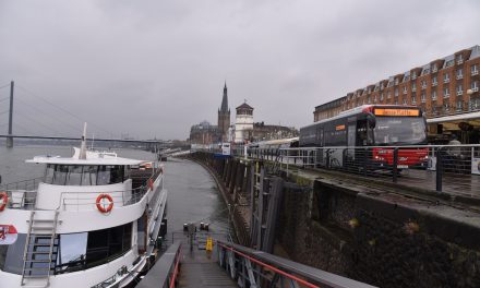 Neu in Düsseldorf: Vom Bus auf’s Boot