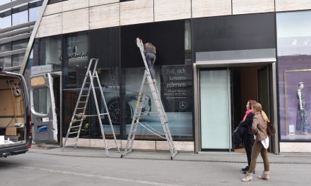 Mercedes eröffnet Showroom im Kö Bogen