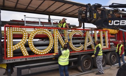 Circus Roncalli beginnt mit Zeltaufbau