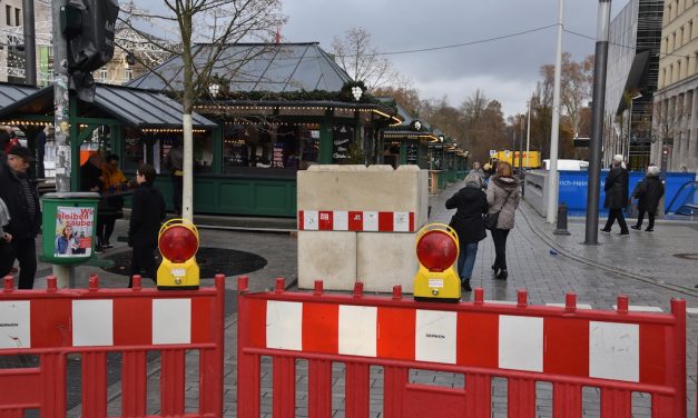 Neue Betonpoller am Nordende der KÖ