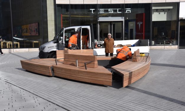 Neue Bänke für den Schadowplatz