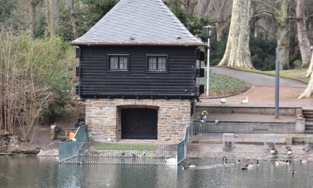 Vierter Diebstahl der Kupferregenrinnen am Schwanenhaus