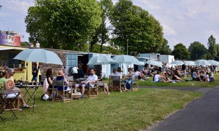 Erster Stadtstrand eröffnet