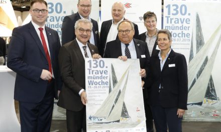 Düsseldorfer feiern 130. Geburtstag der Segelregatta mit dem „Klönschnack“ an Bord der Passat