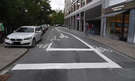 Neue Fahrbahnmarkierungen Inselstraße Kreuzung Kaiserstraße