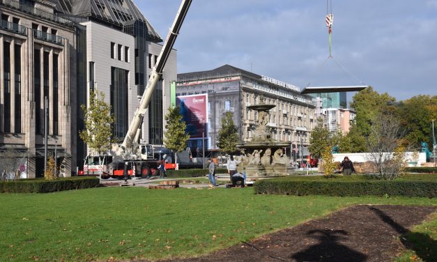 Aufbau DEG Winterwelt auf dem Corneliusplatz hat begonnen