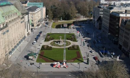 Musikalisches Dankeschön der Feuerwehr aus luftiger Höhe