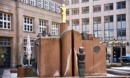 Düsseldorfer Brunnen — noch sprudeln sie nicht