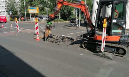 Maximilian-Weyhe-Allee: Fahrbahneinbruch sorgt für Verkehrseinschränkungen