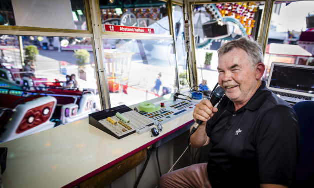 Manni Breuckmann moderiert im DüsselLand