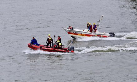 Feuerwehr warnt: Der Rhein ist lebensgefährlich!