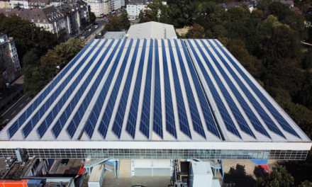 Solarkraftwerk entsteht auf dem Dach des Eisstadions