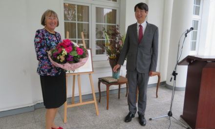 Hohe japanische Verdienstauszeichnung für Frau Christa Kayser-Hölscher