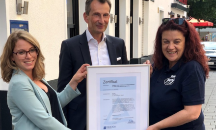TÜV Rheinland zertifiziert Gaststätte Knoten nach neuem Standard für Hygiene und Infektionsschutz