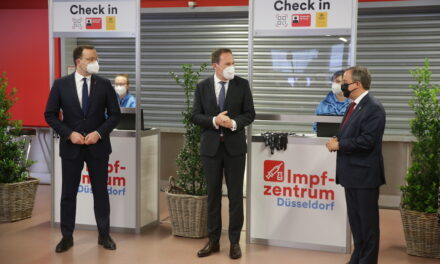 Ministerpräsident Armin Laschet und Bundesgesundheitsminister Jens Spahn besuchen künftiges Impfzentrum in Düsseldorf