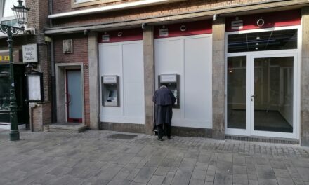 Sparkasse zieht in die Schneider-Wibbel-Gasse — Privatkundschaft verärgert