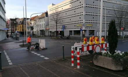 Landeshauptstadt bringt an der Heinrich-Heine-Allee Sperrungen an, die bei Bedarf von der Polizei aktiviert werden können