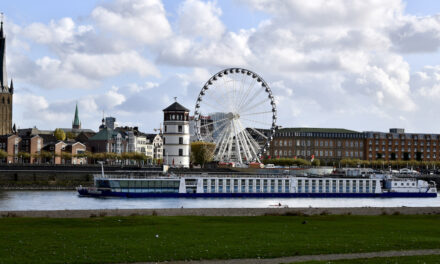 Riesenrad auf dem Burgplatz soll bis Ostern bleiben.