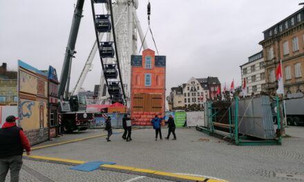 Weihnachtsmarktbuden am Burgplatz werden abgebaut