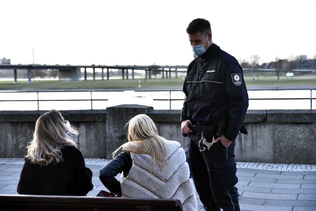 Ordnungsamt kontrolierte an der Rheinpromenade Foto: LOKALBÜRO