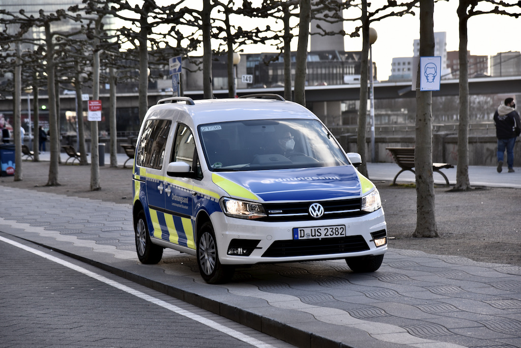 Ordnungsamt kontrolierte an der Rheinpromenade Foto: LOKALBÜRO