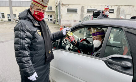 Erste Drive-In-Ordensverleihung des CC