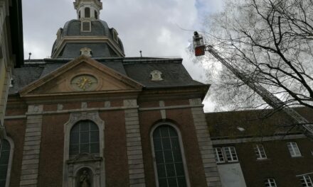 Turmspitze der Maxkirche wackelt