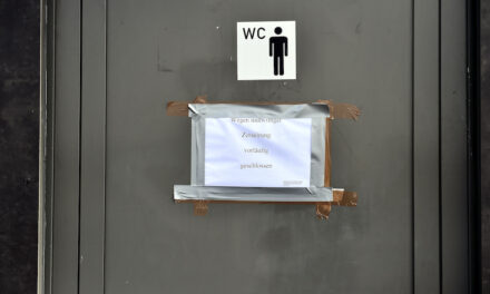 Was ist mit der Toilette am Burgplatz los ?