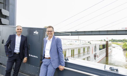 RheinWerke und Köln-Düsseldorfer Deutsche Rheinschiffahrt nehmen vier elektrifizierte Steiger in Betrieb