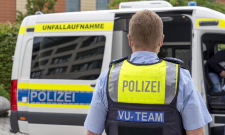 Verkehrsunfall in Reisholz — Radfahrer schwer verletzt