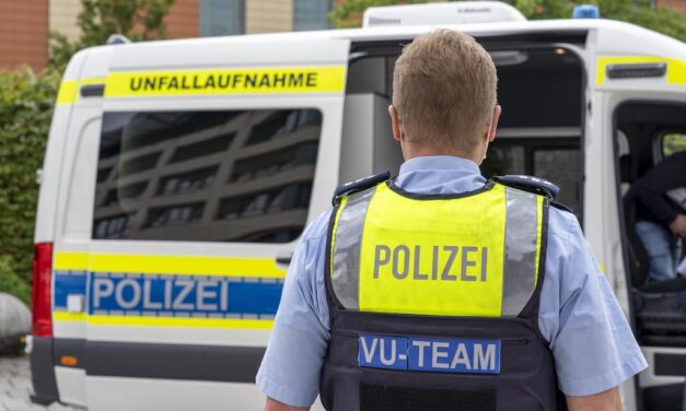 Pkw erfasst Fußgängerin — Seniorin schwer verletzt