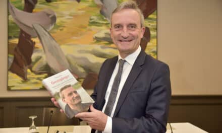 Thomas Geisel stellt sein Buch „Grenzgänger“ vor