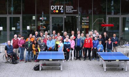 “Düsseldorf spielt Tischtennis. Ein Weltmeister bittet zu Tisch”