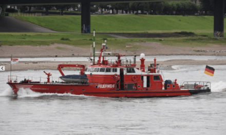 Notarzteinsatz auf dem Rhein