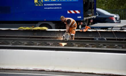 „Sportliche“ Schienen für die Oberkasseler Brücke