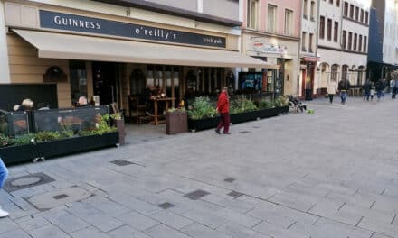 Oberbürgermeister Dr. Keller verurteilt Messerattacke in der Altstadt