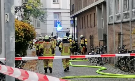 Gasaustritt in der Altstadt — Feuerwehr räumte mehrere Gebäude, keine Verletzten