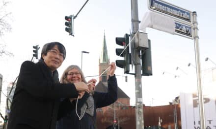 Japanische Straßenschilder im Düsseldorfer “Little Tokyo-Viertel”