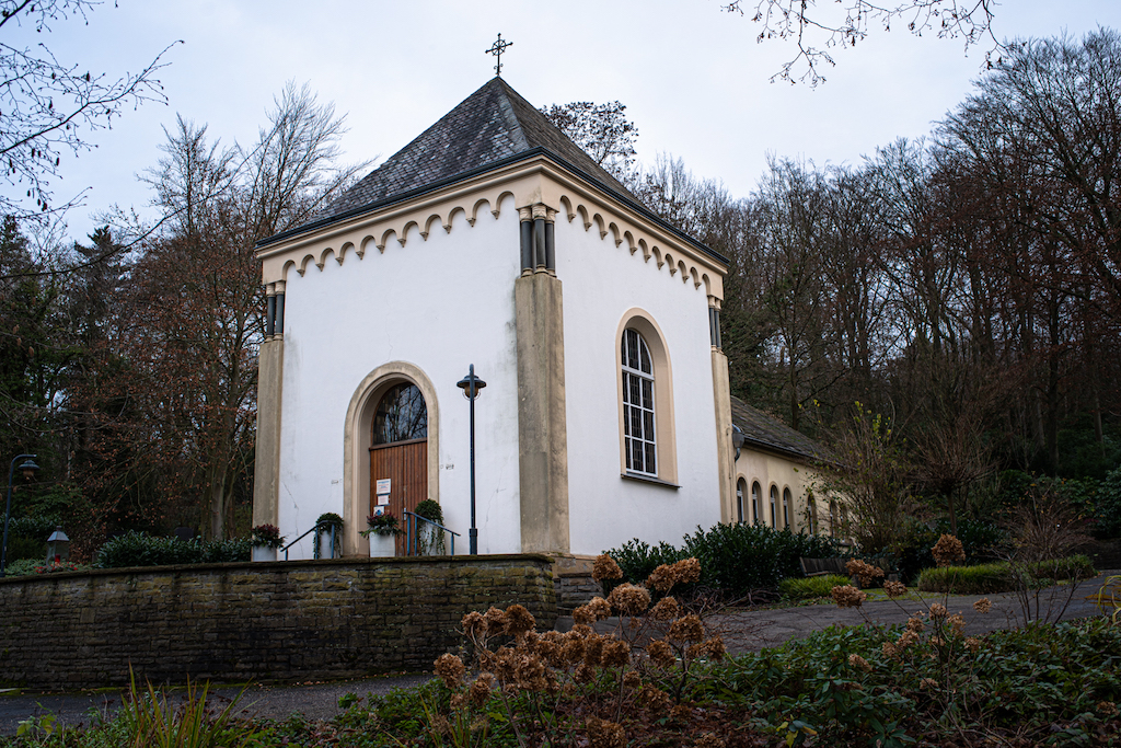 Kapelle des Gerresheimer Waldfriedhofs Foto LB / Olaf Oidtmann