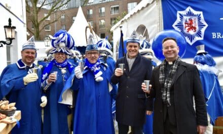 Feldlager der Prinzengarde Blau-Weiss am Weinhaus „En de Canon“