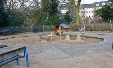 Gartenamt saniert Spielplatz im Floragarten