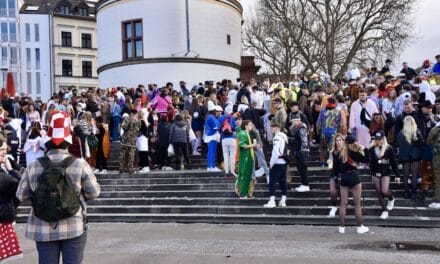 Polizei wegen Gruppen aggressiver junger Menschen im Dauereinsatz