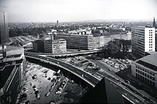 Autohochstraße Tausendfüßler nach 1962,(c)Stadtmuseum Düsseldorf
